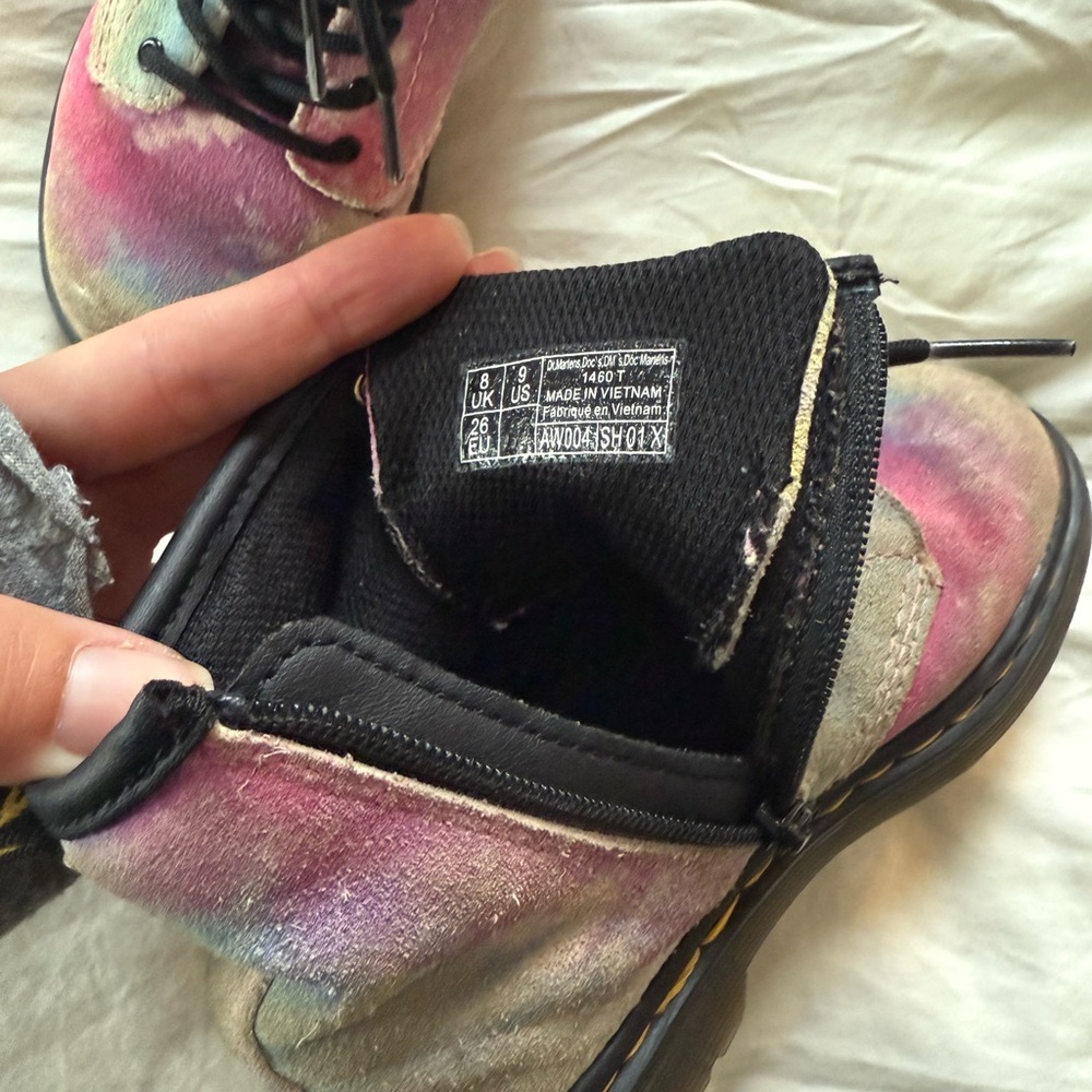 Doc Marten Airwair Size 9 kids - Picture 2 of 5